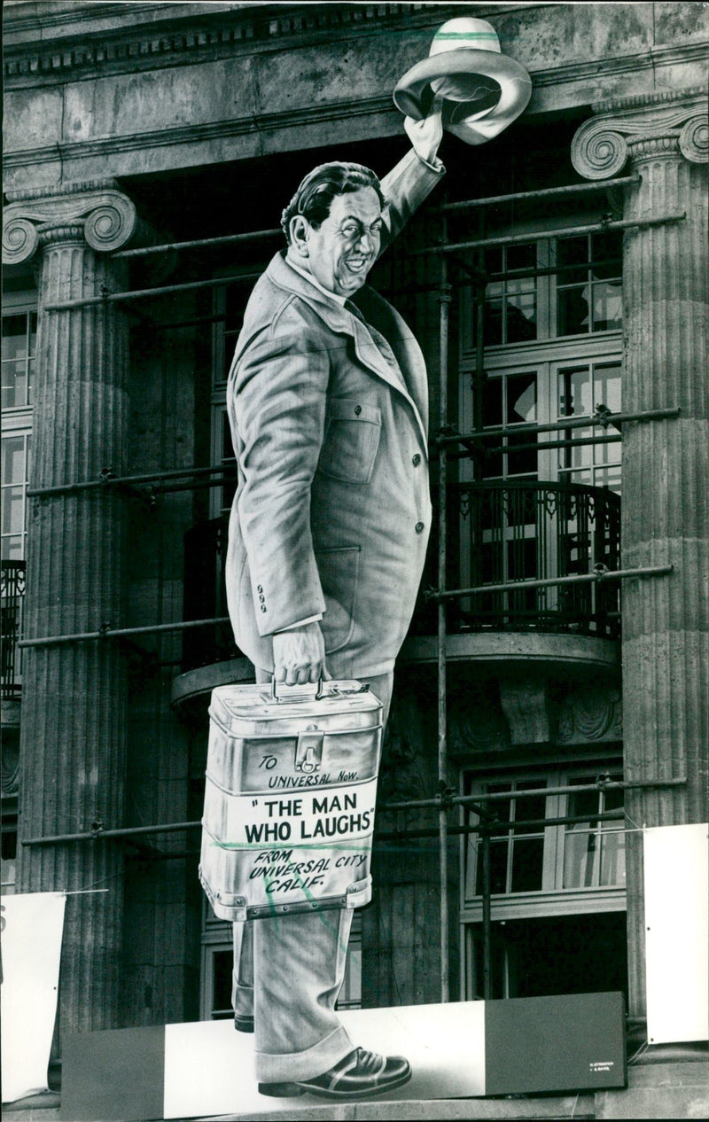 1986 MUSEUMS FILMMUSEUM BUILDING INSIDE PAUL LEOPOLD UNIVERSAL - Vintage Photograph
