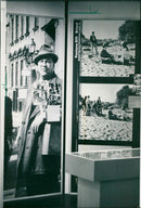 1991 MUSEUMS FILMMUSEUM BUILDING INSIDE HUSSTELLUNGEN LATERNA NAGI - Vintage Photograph