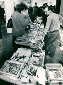 1990 MUSEUMS FILMMUSEUM BUILDING INS GRAF MARILYN ROBERT LEANDER - Vintage Photograph