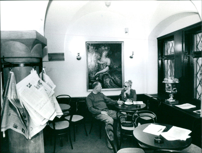 1996 MUSEUMS LIEBIEG BUILDINGS AUEN MODELS FIGURES SCULPTURE CAFE MOK GEIGHOURS - Vintage Photograph