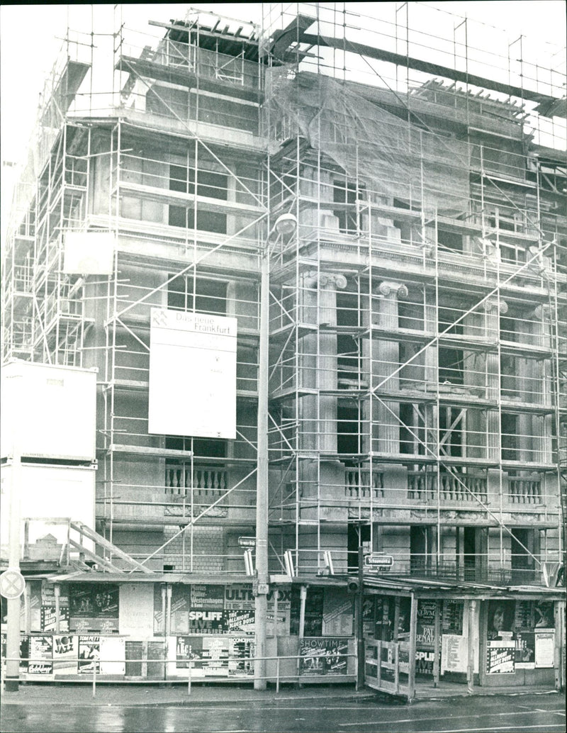 1982 MUSEUMS FILMMUSEUM BANDS AUEN DELL COURSE CINEMA FFWKIN FRANKFURT WES - Vintage Photograph