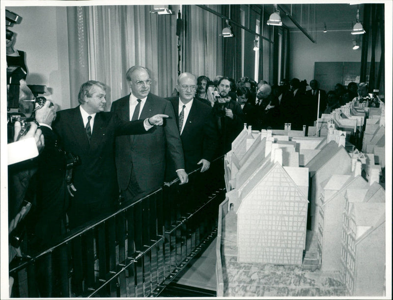 1988 MUSEUMS MULLISCHES FFEE JUDEN SUUSEUM VER FILM - Vintage Photograph