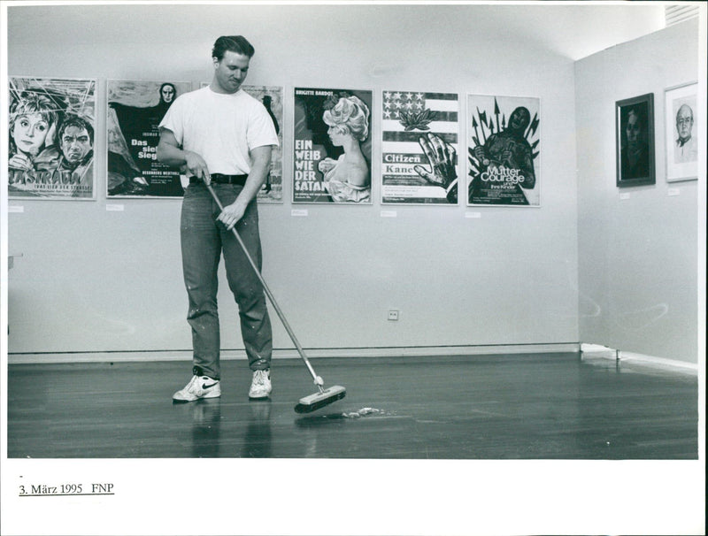 MUSEUMS FILMMUSEUM BUILDING INSIDE HUSSTELLUNGEN LATERNA NAG BRIGITTE BARDOT - Vintage Photograph