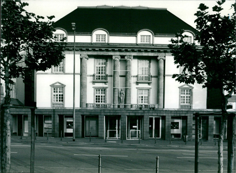 1988 MUSEUMS ARCHITECTURE BUILDING MODELS VIKE EXTRA MAPP DEUTSCH OSWALD FILM - Vintage Photograph