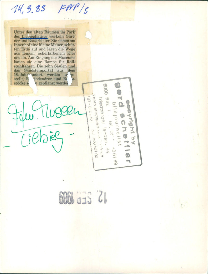 1989 MUSEUMS LIEBIEG BUILDINGS AUEN MODELS FIGURES SCULPTURE - Vintage Photograph