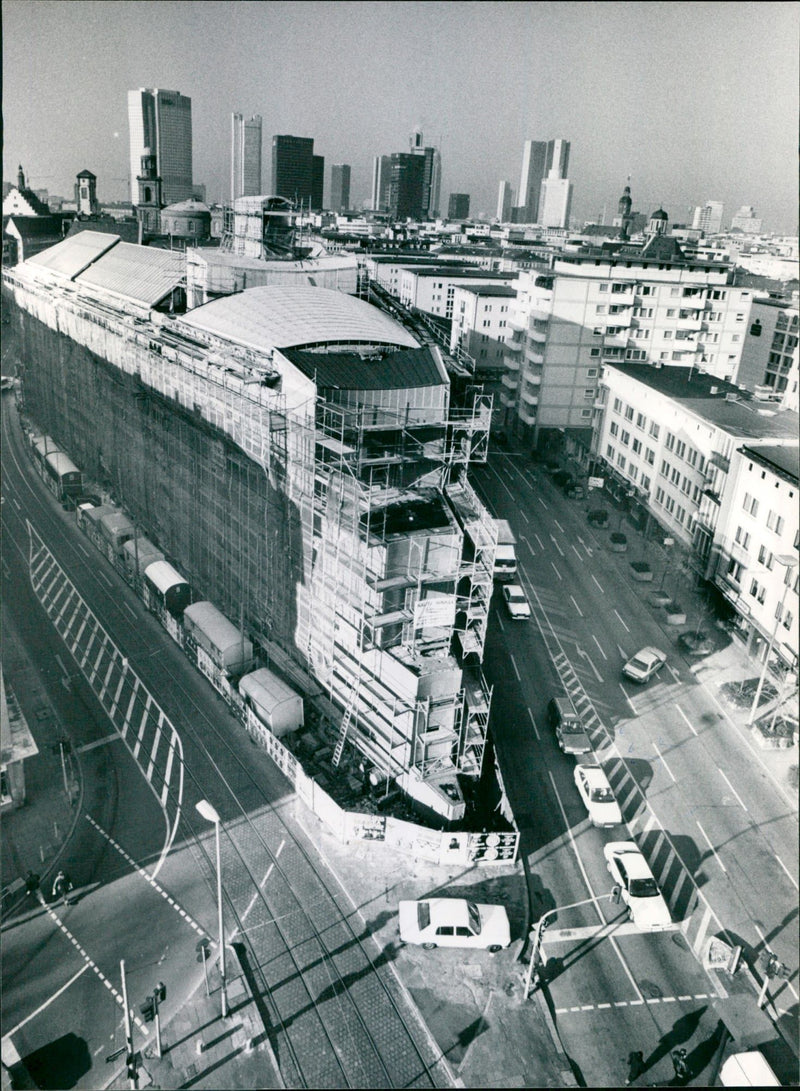 1983 MUSEUMS MODERN KUNS BUILDINGS MODELS NOW GENERAT PREMIERE - Vintage Photograph