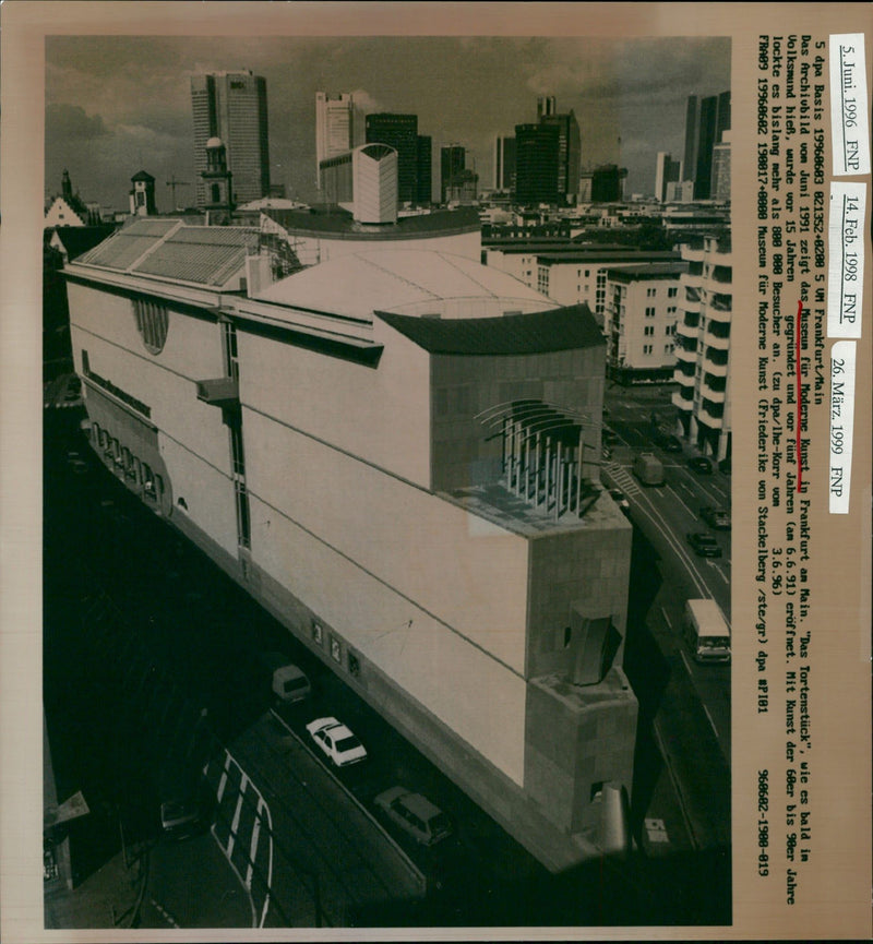 1991 MUSEUMS MODERN KUNS BUILDINGS MODELS - Vintage Photograph
