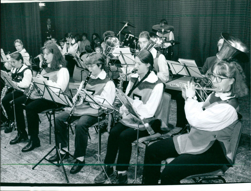 LUSIC MUSIC LOCATION THERE MUSICAL EDUCATION ROBERT MICK - Vintage Photograph