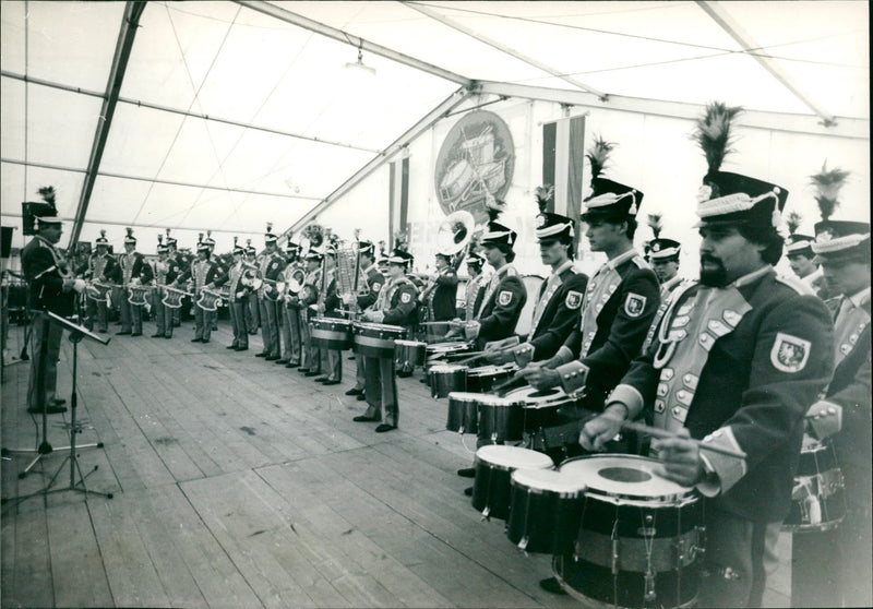 LUSIC MUSIC LOCATION THERE FASCHING FLU YEARS OLD THESE DAYS - Vintage Photograph