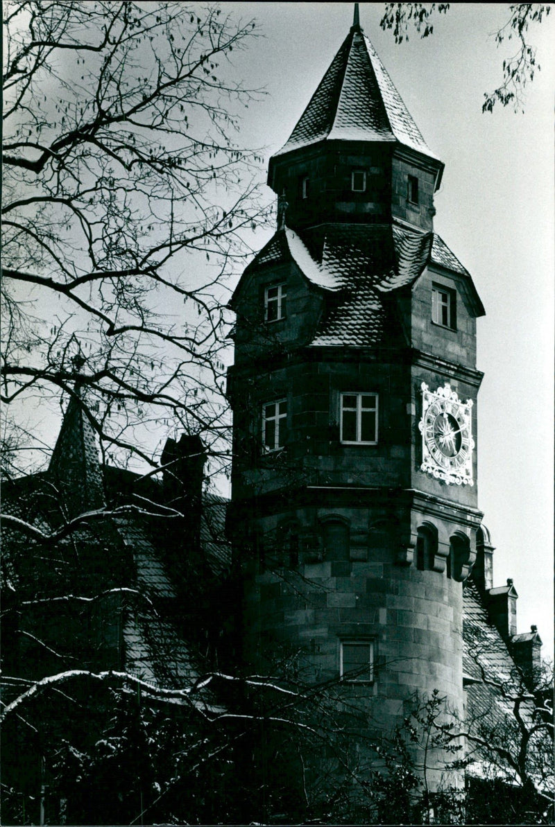 1994 MUSEUMS LIEBIEG BUILDINGS AUEN MODELS FIGURES SCULPTURE PARIS - Vintage Photograph