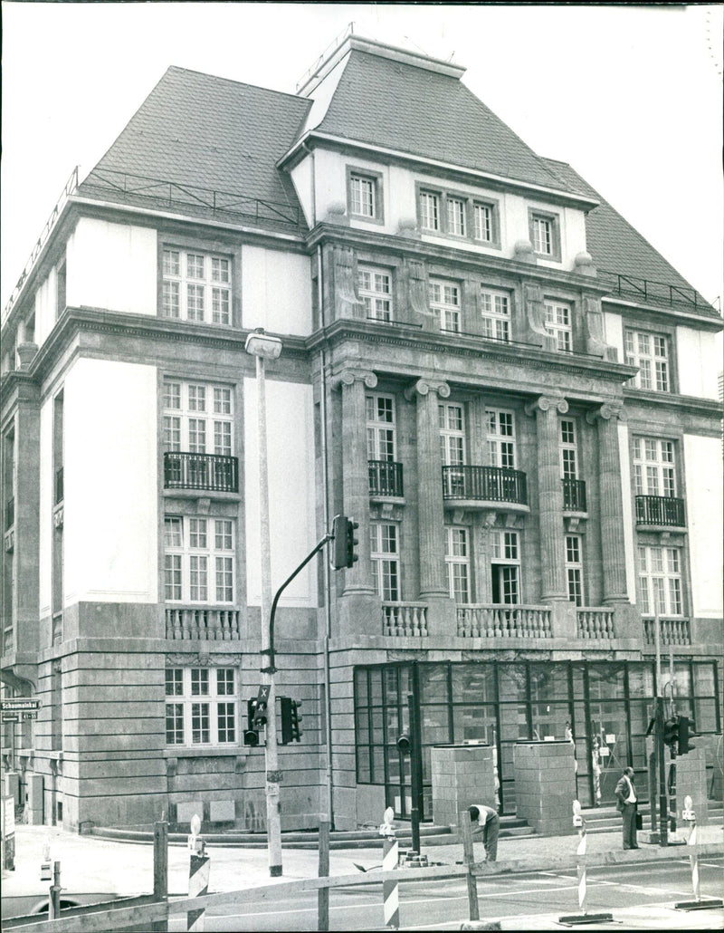 COURSE CINEMA FFWKIN MUSEUMS FILM MUSEUM BANDS AUEN DELL - Vintage Photograph