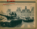 1944 RIEG ELEMENT RICH TANKS ROLL PAST PARIS HALL CAPITAL GERMAN SERIES - Vintage Photograph