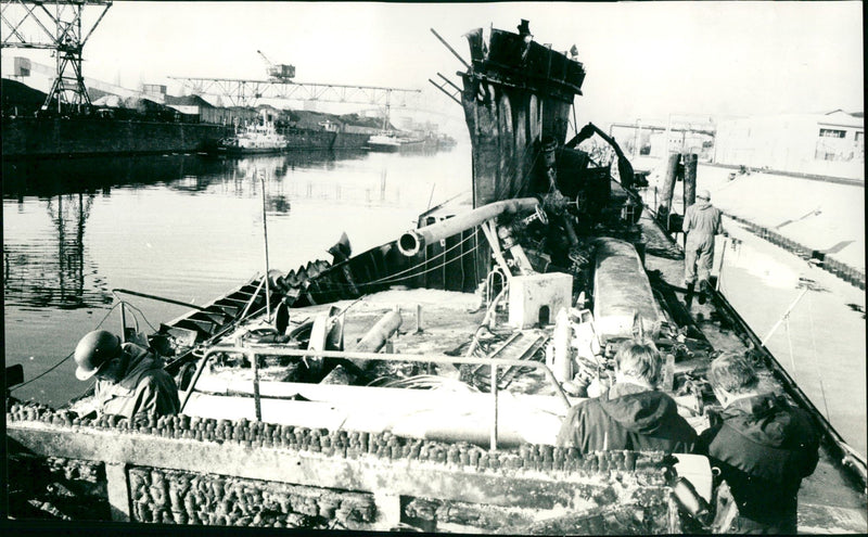 XPLOSIONEU OFFENBACH DELHAFEN MAINTANK FULLE PUBLISHED FRANKFURTE - Vintage Photograph