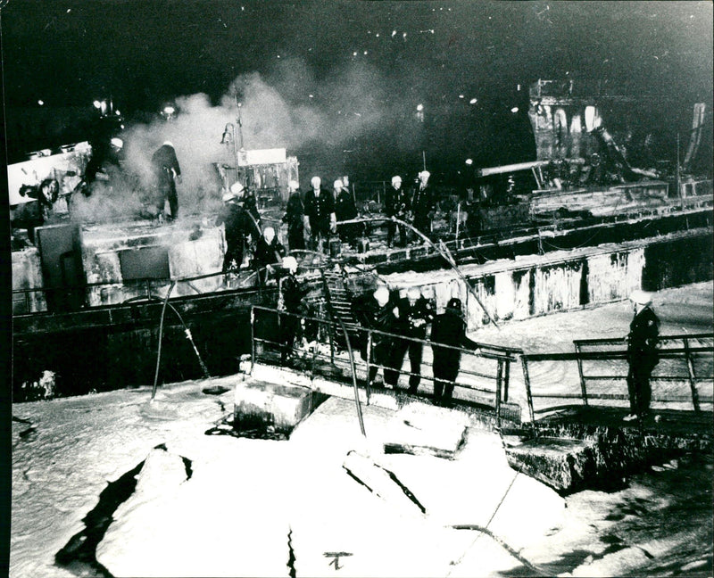 XPLOSIONEU OFFENBACH DELHAFEN MAINTANK FIRE TANK HATTANK OLD - Vintage Photograph