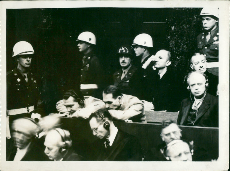 INDEX COURTROO MILITARY ERICH INTERNATIONAL - Vintage Photograph