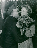 TKRIEG CIMKEHRER ASSOCIATED GOGJEN SENDING STATI PRESS - Vintage Photograph