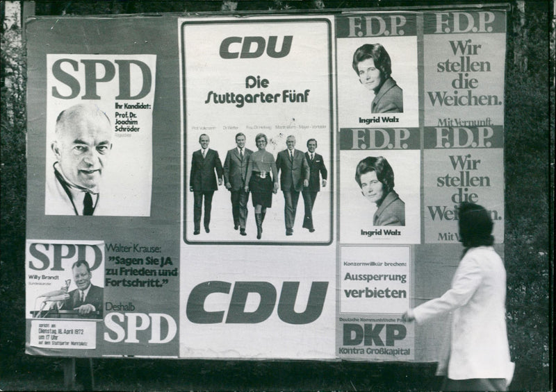 1972 SELECTION MILLIONS VOTERS BADEN WURTTEMBERG KEYSTONE MOVIE - Vintage Photograph