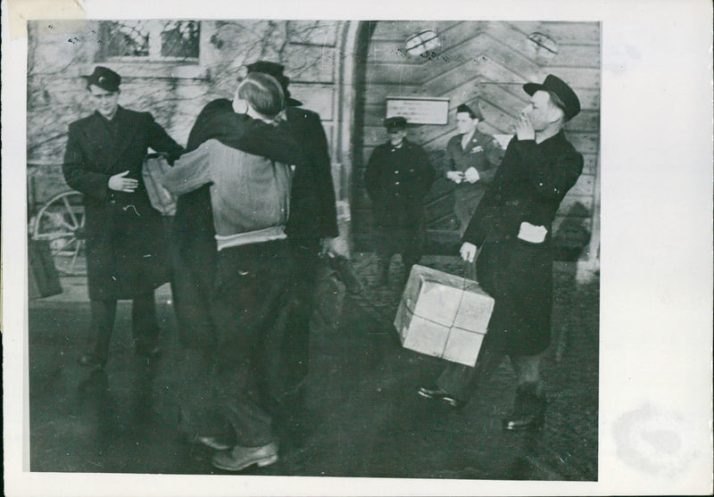 TKRIEG CIMKEHRER GERMAN SOLDIERS WALTER SCHUM ACHER SCHWARZ MARTIN REISSEN - Vintage Photograph