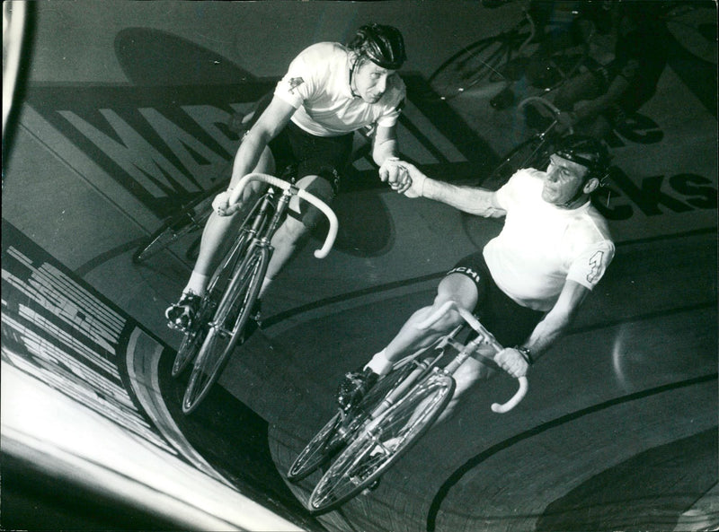 OTHER BERLIN SACHA TAG RACE EROLINE POET - Vintage Photograph