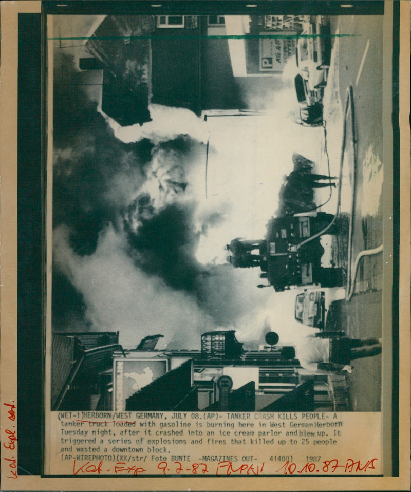 1988 ROSION PROZES TANKER TRUCK LOADED GASOLINE BURNING GERMAN SERIES - Vintage Photograph