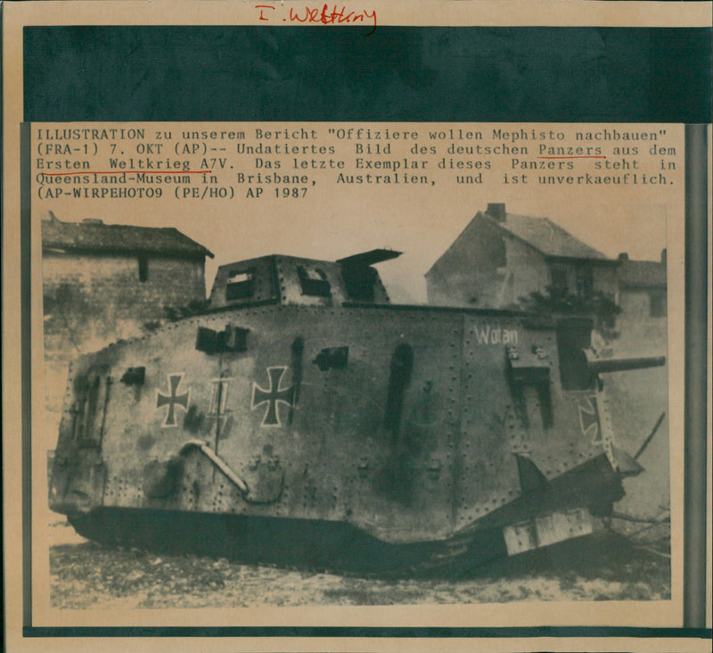 1987 TKRIEG TANKS UTAN THIS TANK LOCATED QUEENSLAND - Vintage Photograph