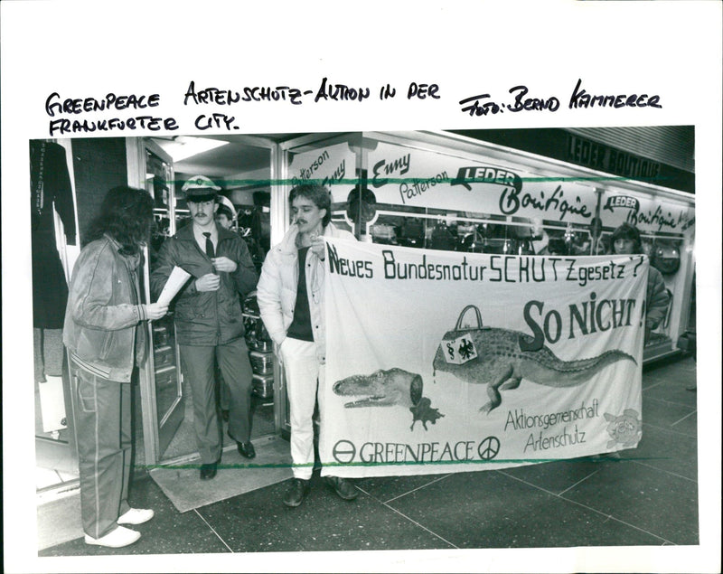 1989 ASCHUTZ LIONEN TRAN GROUP COMMITTED NATURE CONSERVATIONISTS START PETER - Vintage Photograph