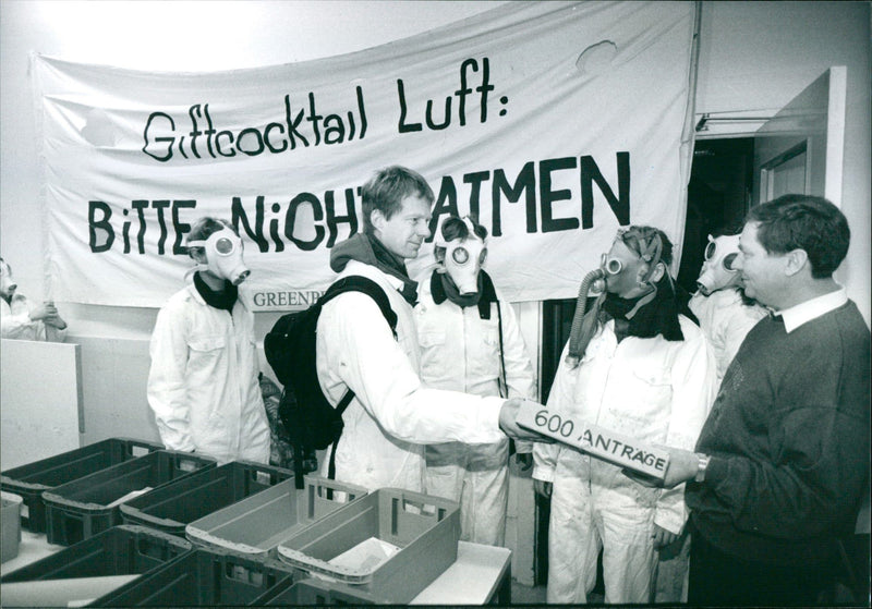 ASCHUTZ LIONEN TRAN SIGNATURE ACTION SIGNATURES - Vintage Photograph