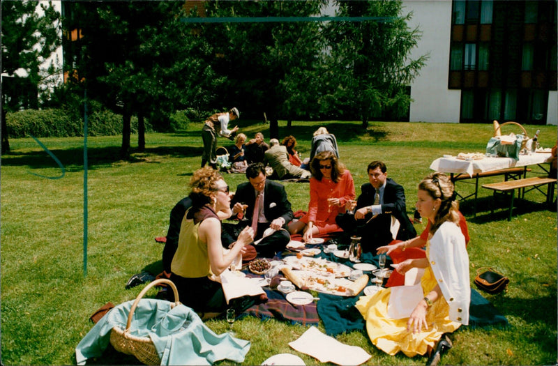 1990 KEMPINSKICH PERS GUNTHER SHOMIE HOTELS MUSIC JAZZ - Vintage Photograph