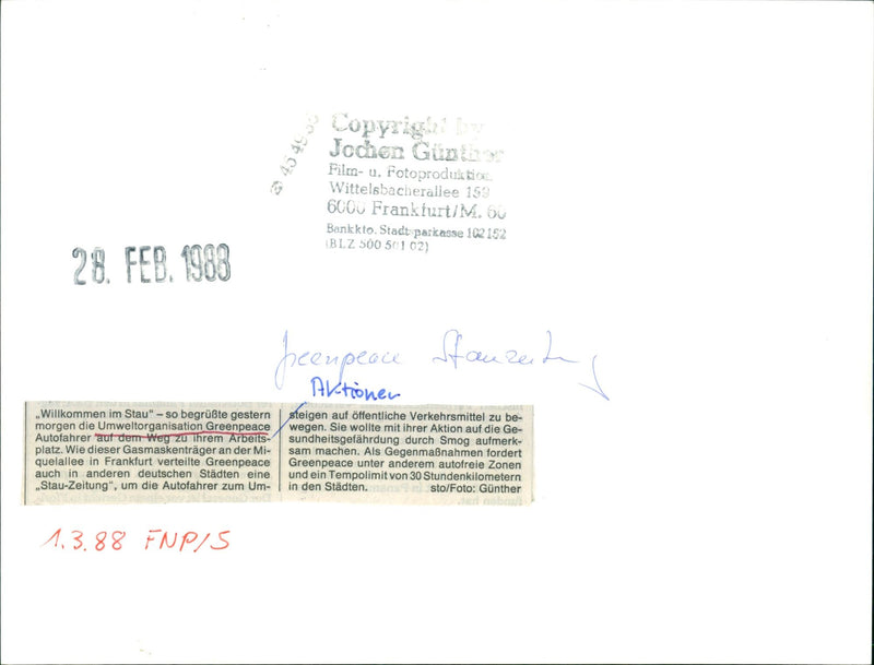 1983 ASCHUTZ LIONEN TRAN WOMAN FRANKFURT WANTED MAKE HER ACTION FILM - Vintage Photograph