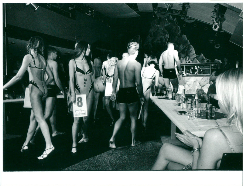 1999 PONHEITSBETBEA FRANKLIN MISS AND MISTER FRANKFURT ADMITS GAN DIANA MODEL - Vintage Photograph