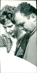 2000 Mercedes-Benz Photo: Mercedes-Benz dealer in Bad Cannstatt - Vintage Photograph