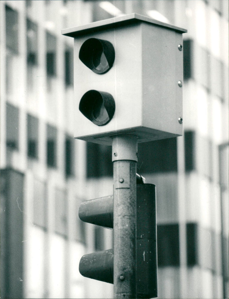 1987 BRIGHT BOX CLEARLY VISIBLE LEGGED FILM - Vintage Photograph