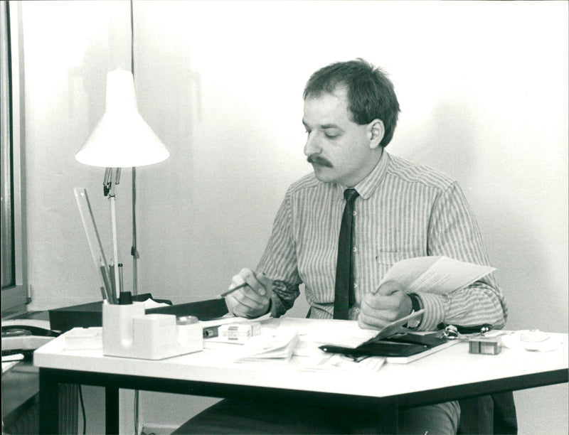 WILLI BRADH FREELANCE WRITER AND LIVES FRANCE - Vintage Photograph