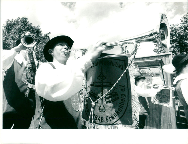 HESSENTIAG HOFHEIM GERMANY LANDSCAPES WESSEW BUG JUGENDMUSIK FRANKENBER - Vintage Photograph