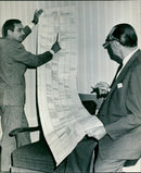 1967 ENAULT RENAULT CEOT STMA FINAL PREPARATIONS ARE MADE - Vintage Photograph