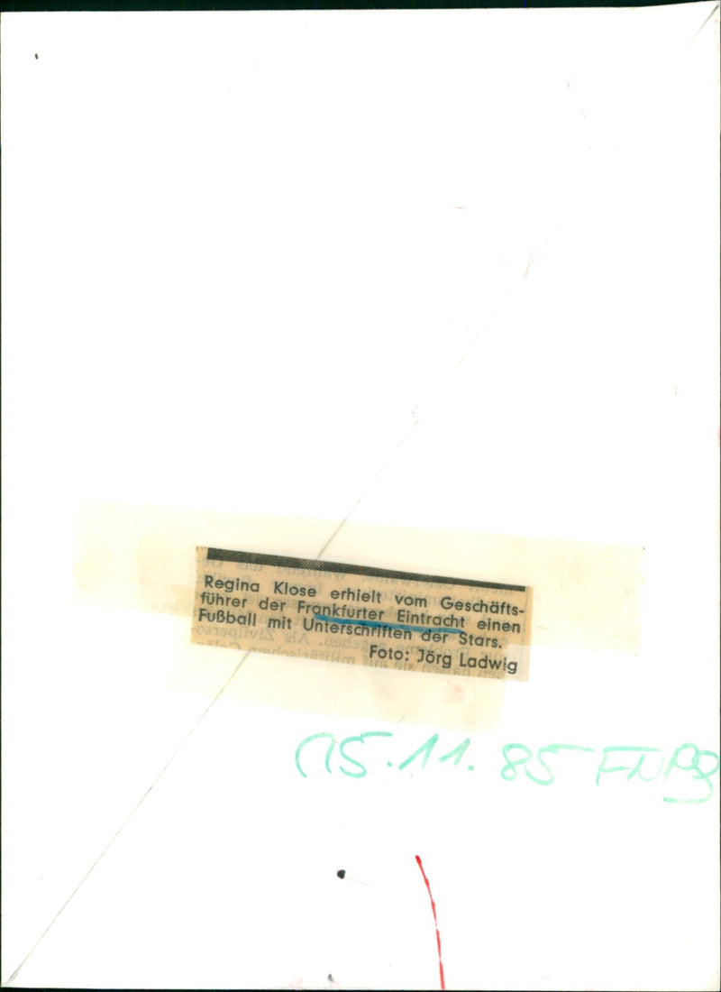 EVERYTHING FRANCE CHIEDENES REGINA KLOSE RECEIVED FUBALL SIGNATURES - Vintage Photograph