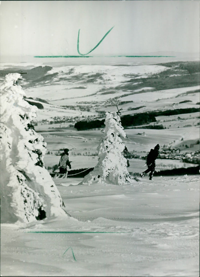 1987 LANDSCAPES ALIN LAND OPEN IRONCIN WINTER DRESS TICHON WIDE - Vintage Photograph