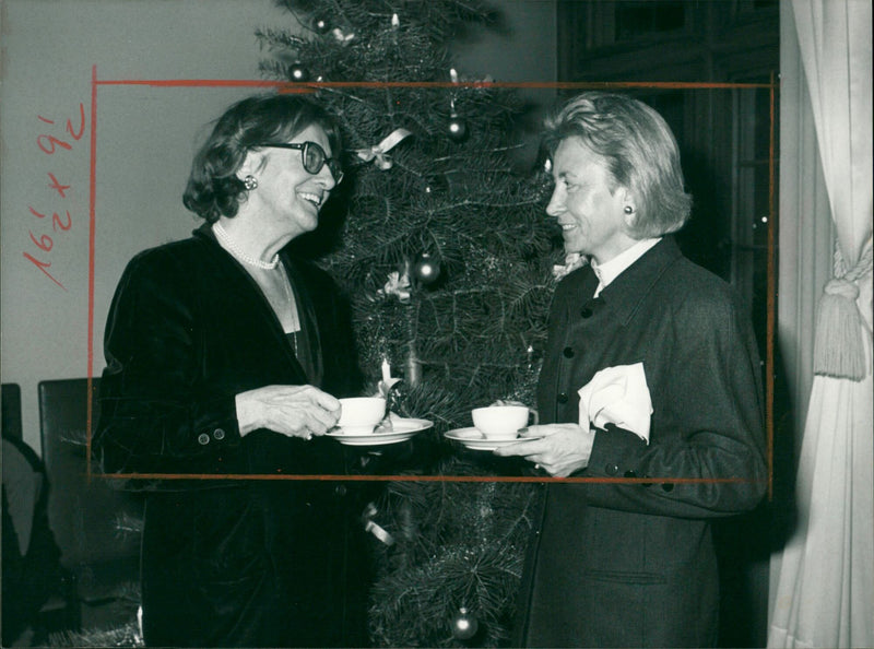 Marianne Brück and Annaliese Ohm - Vintage Photograph