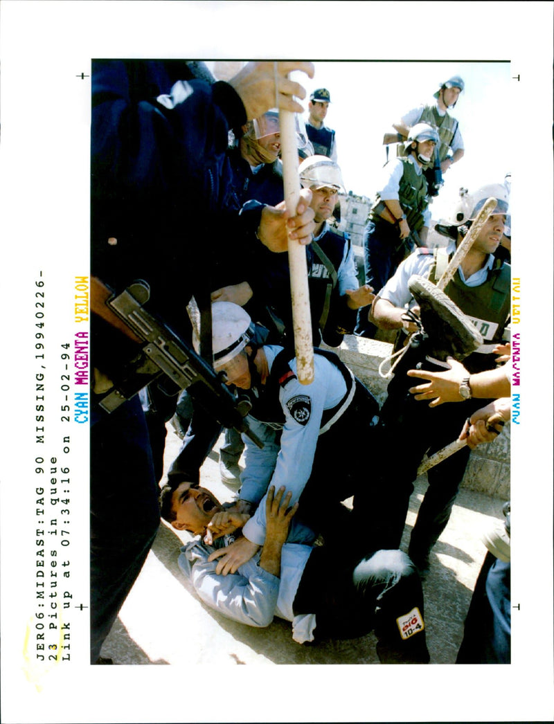 JERO 6 : MIDEAST : TAG 90 MISSING , Pictures in queue Link up - Vintage Photograph