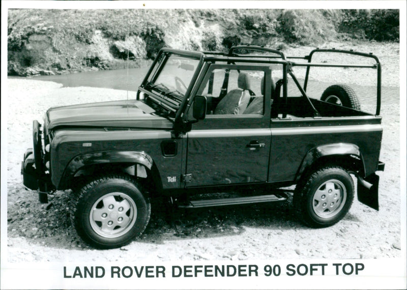 Tdi LAND ROVER DEFENDER 90 SOFT TC STUDENTS : CIFE - Vintage Photograph