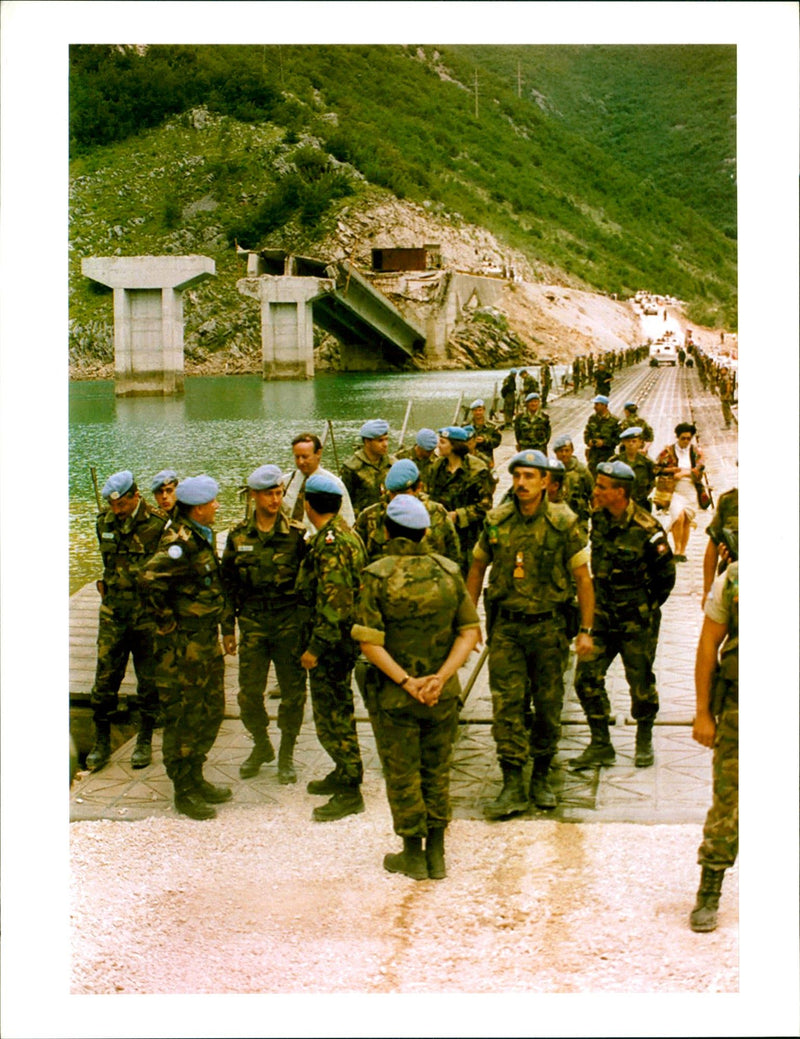 hool BOSNIO - Vintage Photograph