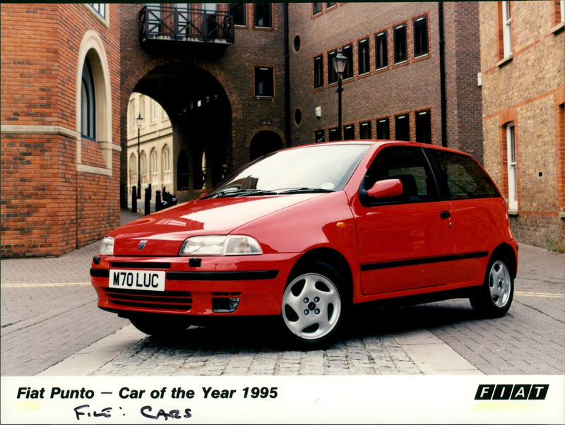 M7O LUC F nto Car of the Year FILE : CARS
INDEPENDENT LIBRARY
FIAT - Vintage Photograph