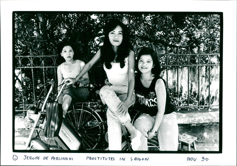 babetta ME DE PERLING HI PROSTITO TES IN S AIGON Nov VIETNAM - Vintage Photograph