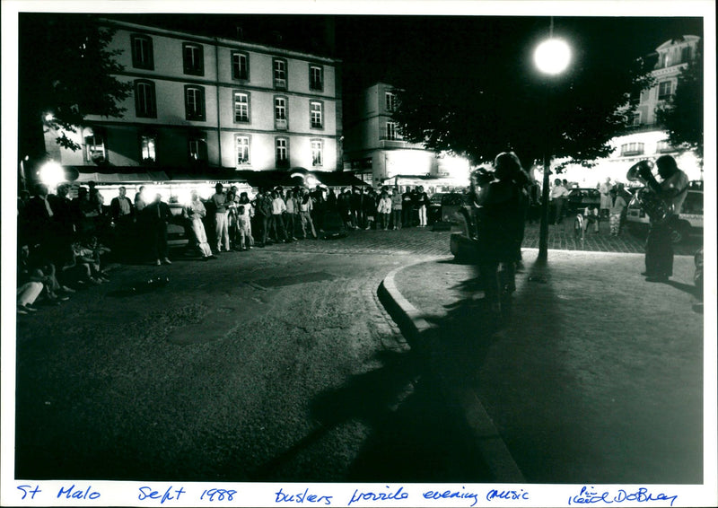 1988 MUSIC CEEC - Vintage Photograph