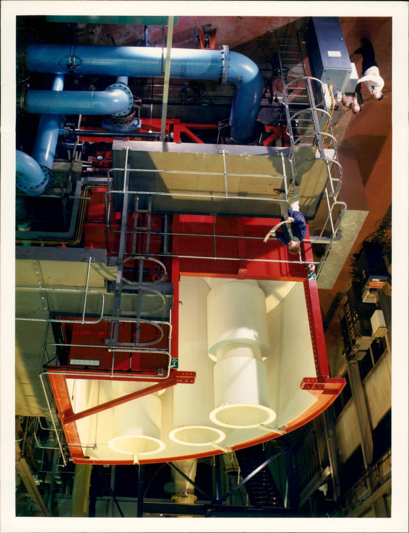 1988 BUILT MODEL - Vintage Photograph