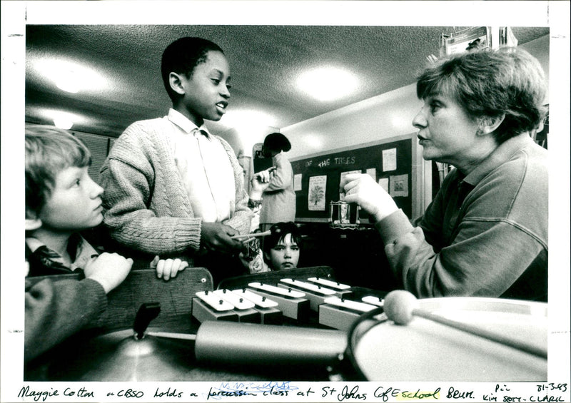 1993 DIANNA LINDS MUSIC NATIONAL INTERNATIONAL - Vintage Photograph