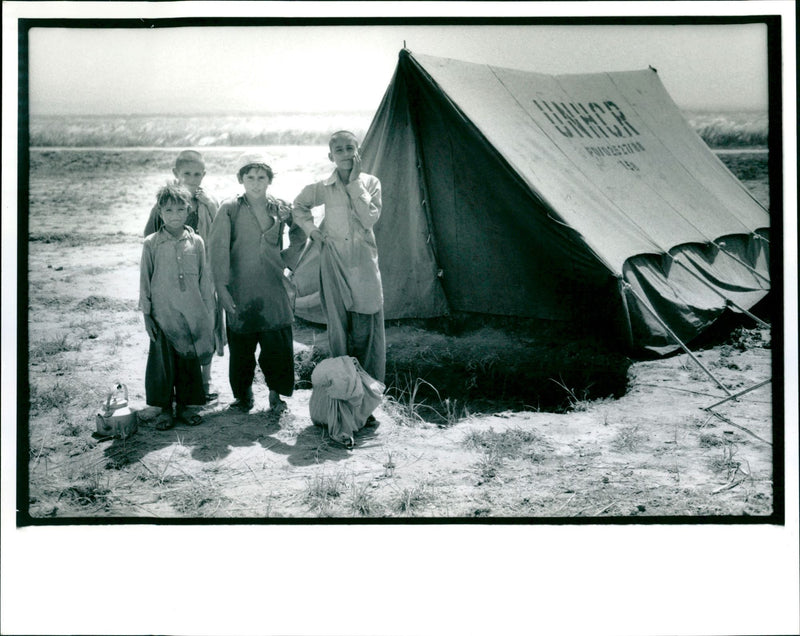 1989 HOWARD DAVIES - Vintage Photograph