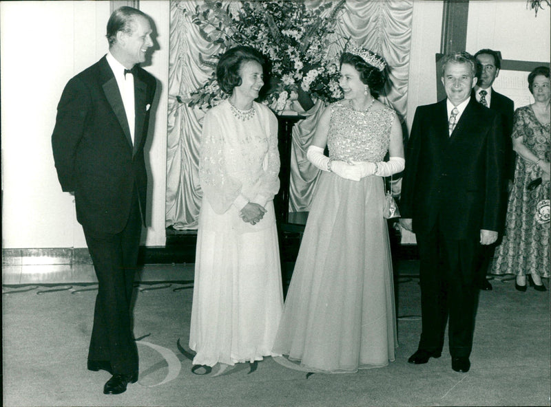 1978 NICOLAE CEAUSESCU PRINCE PHILIP BRITAIN WIFE QUEEN PRESS - Vintage Photograph