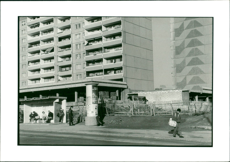 DRITTE NUR MIT UNSERER SCHRIFTLICHEN BANKVERBINDUNG FRANKFURTER ALLEE - Vintage Photograph