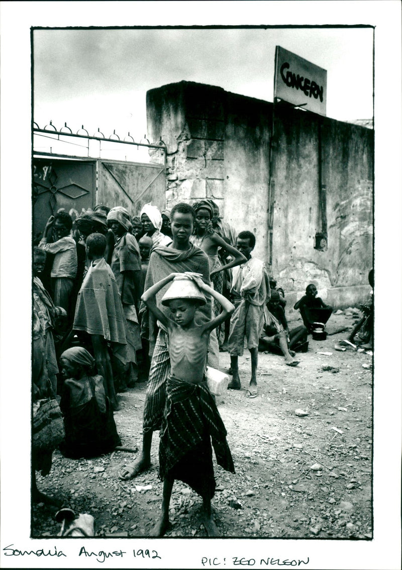 1992 ZED NELSONROLL MUSLIMO PEUPLE FADIJO WELL CONCERT PHOTOGRAPHED DIED WHITE - Vintage Photograph